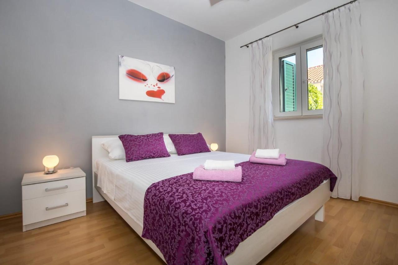 Apartmani Filipic Bol Buitenkant foto