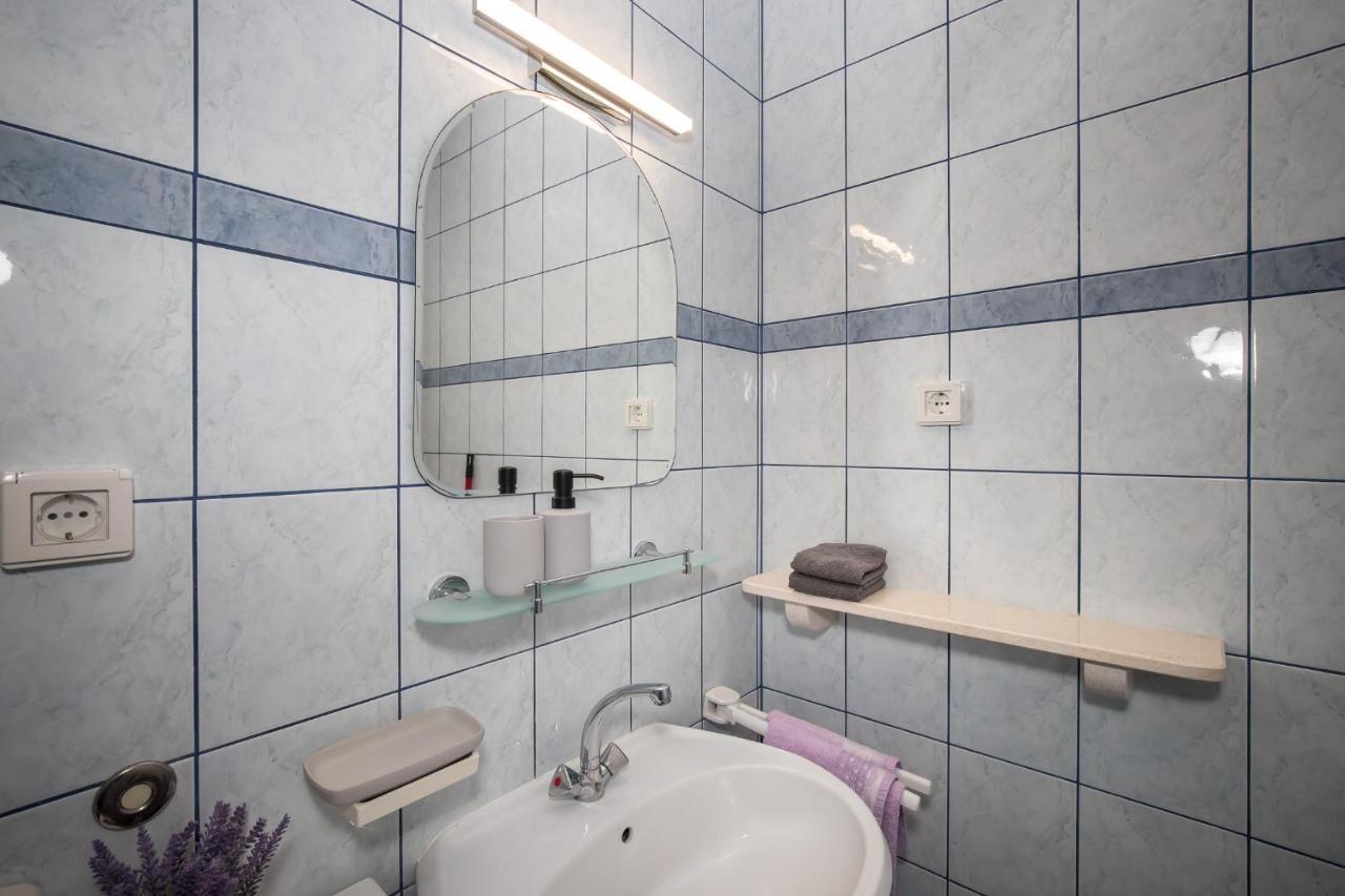 Apartmani Filipic Bol Buitenkant foto